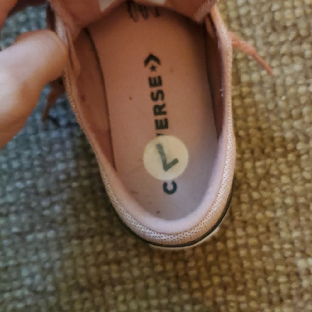 Pink Converse - Picture 4 of 4